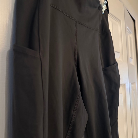Lululemon Fast and Free Crop II 19" *Non-Reflective Graphite Grey size 12 - Picture 8 of 9